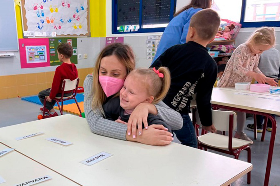 Alicante escolariza a casi 1.000 niños refugiados ucranianos